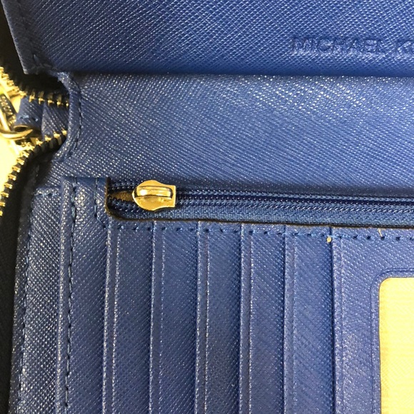 AUTHENTIC Michael Kors Blue purse & Wristlet set - Picture 3 of 6